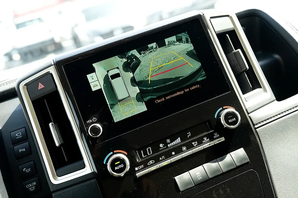 Premium 6 seater Diesel 2.8L Automatic Transmission 2025 - Image 11