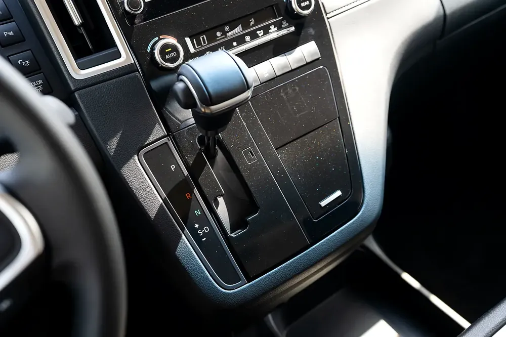 Premium 6 seater Diesel 2.8L Automatic Transmission 2025 - Image 12
