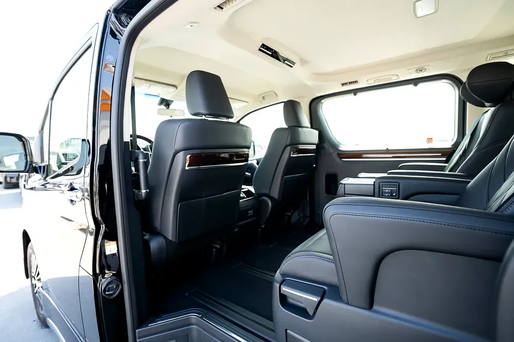 Premium 6 seater Diesel 2.8L Automatic Transmission 2025 - Image 15