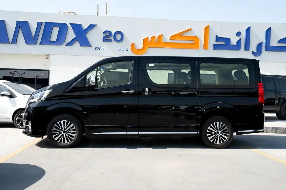 Premium 6 seater Diesel 2.8L Automatic Transmission 2025 - Image 4