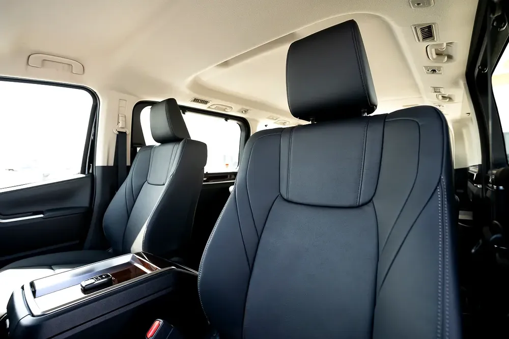 Premium 6 seater Diesel 2.8L Automatic Transmission 2025 - Image 7