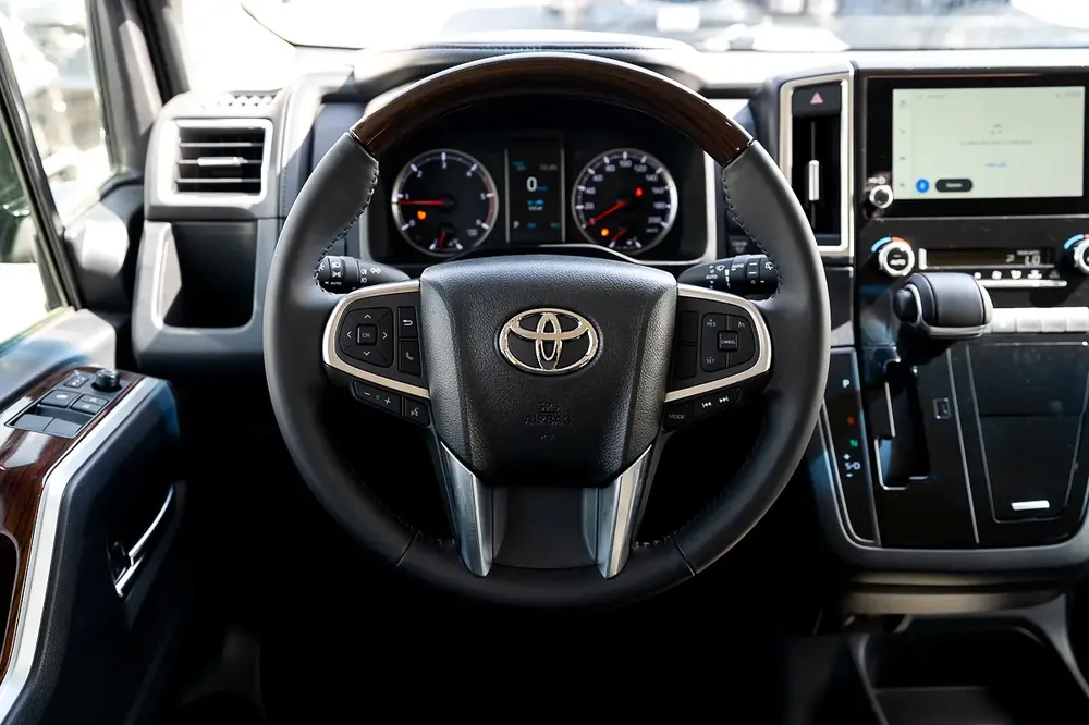 Premium 6 seater Diesel 2.8L Automatic Transmission 2025 - Image 9