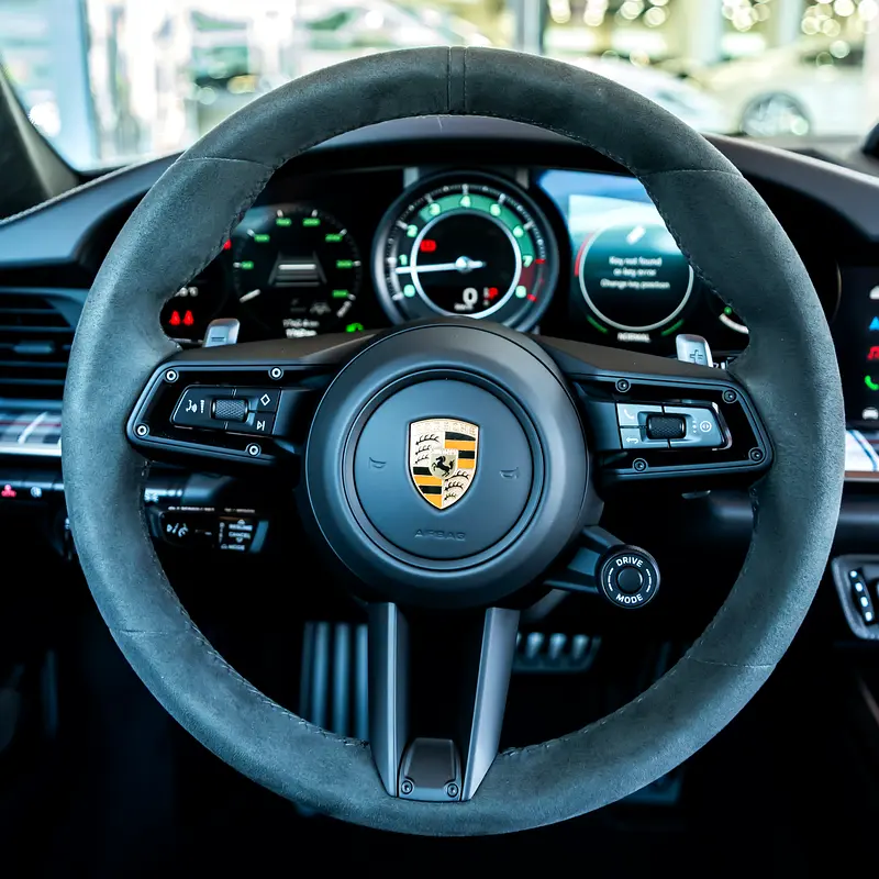 2025 PORSCHE 911 TURBO 50  DONE ONLY 1500KM - Image 10