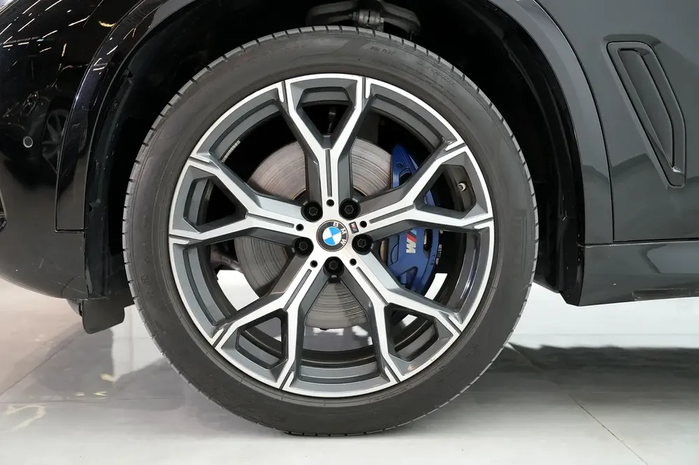 2023 BMW X5 xDrive40i M Sport GCC Specs - Pristine Condition - Image 5