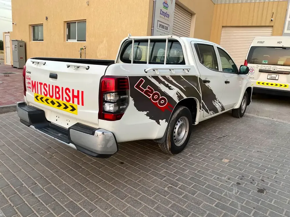 Mitsubishi L200 Double Cab GLS 2023 GCC Specs - Image 7