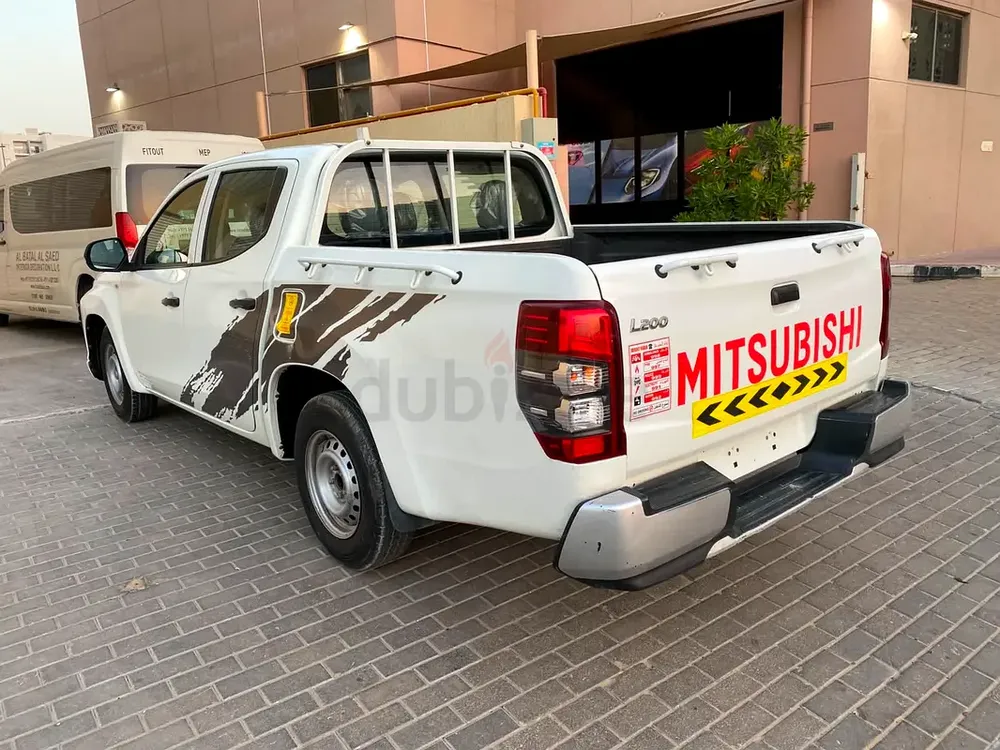 Mitsubishi L200 Double Cab GLS 2023 GCC Specs - Image 8