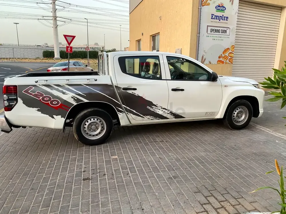 Mitsubishi L200 Double Cab GLS 2023 GCC Specs - Image 9