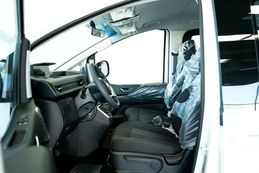 Hyundai Staria Diesel 2.2  Comfort 2026 GCC Specs 11 Seats Manual Transmission - Image 5
