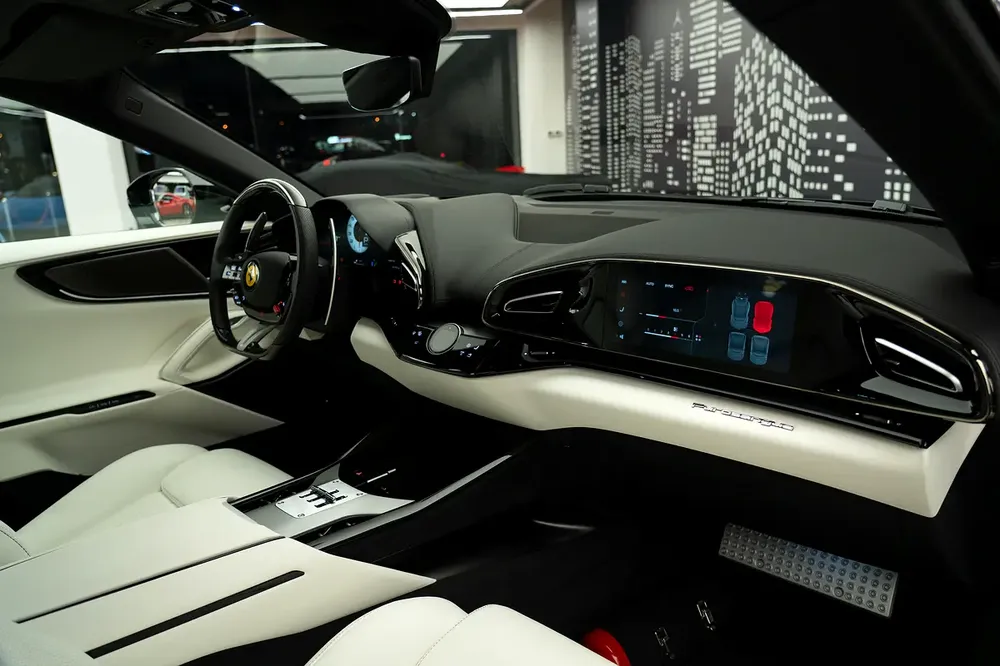 FERRARI | PUROSANGUE | 2025MY | GCC SPECS MAIN DEALER WARRANTY + SERVICE CONTRACT - Image 12