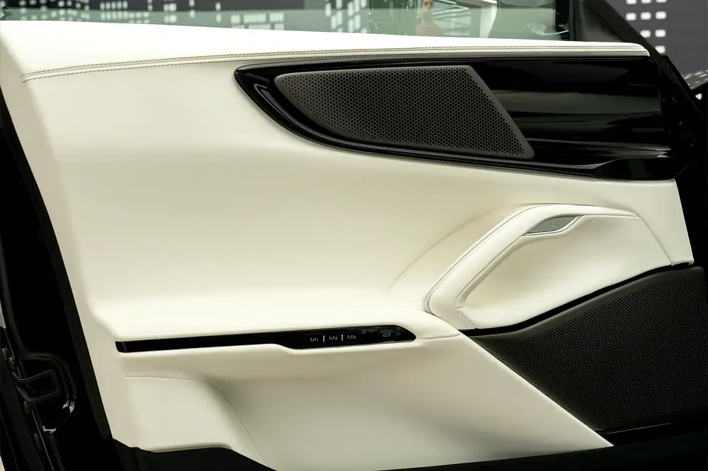FERRARI | PUROSANGUE | 2025MY | GCC SPECS MAIN DEALER WARRANTY + SERVICE CONTRACT - Image 16