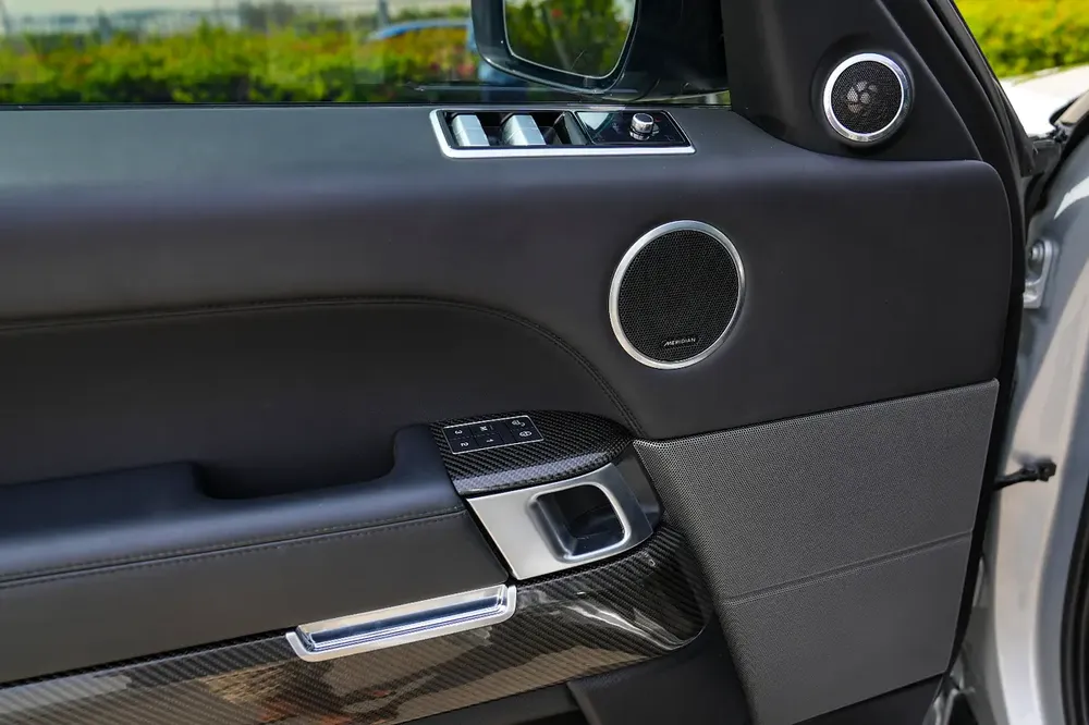 Land Rover Range Rover Sport SVR 2020 - American Specs - GCC Car - Image 17