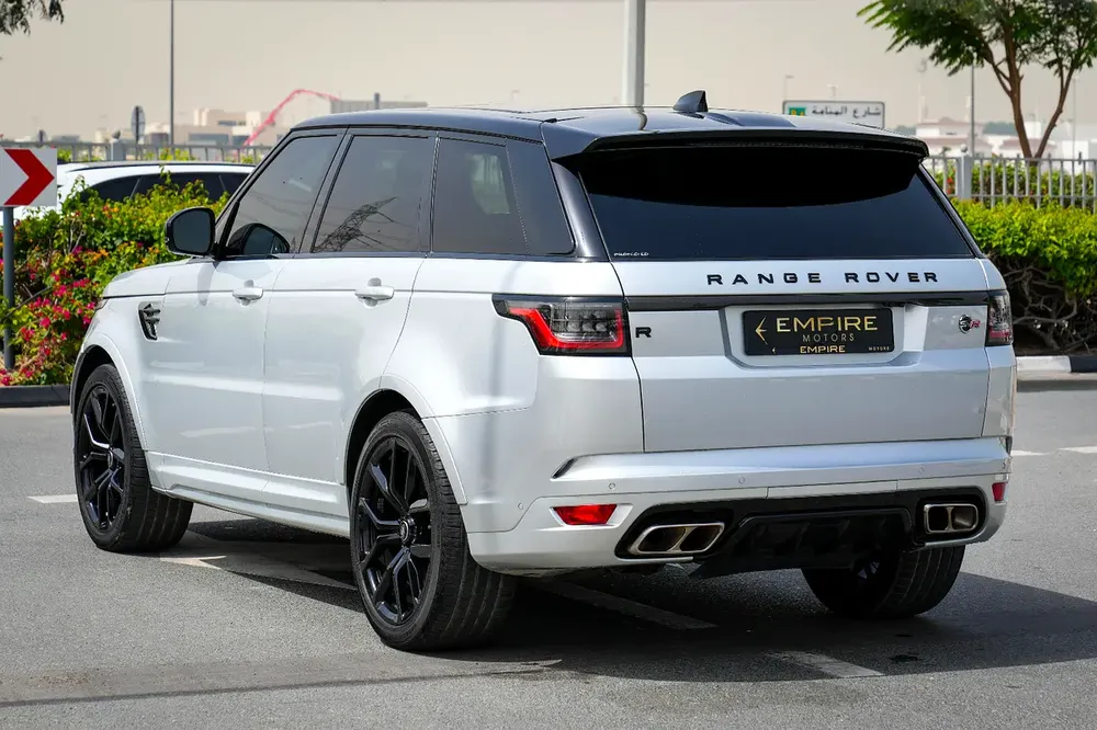 Land Rover Range Rover Sport SVR 2020 - American Specs - GCC Car - Image 5