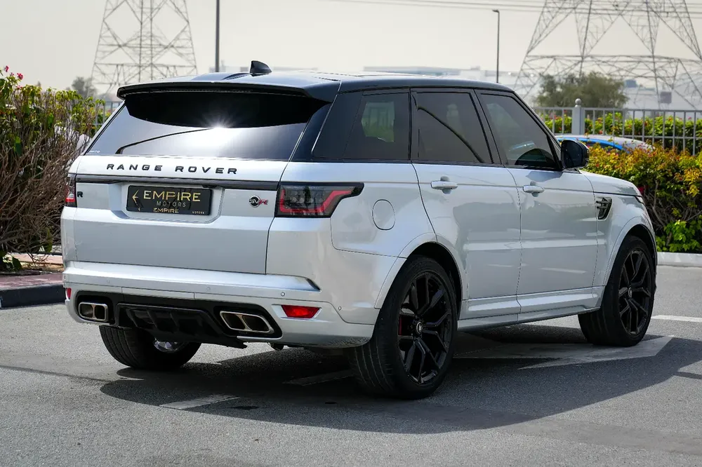 Land Rover Range Rover Sport SVR 2020 - American Specs - GCC Car - Image 6