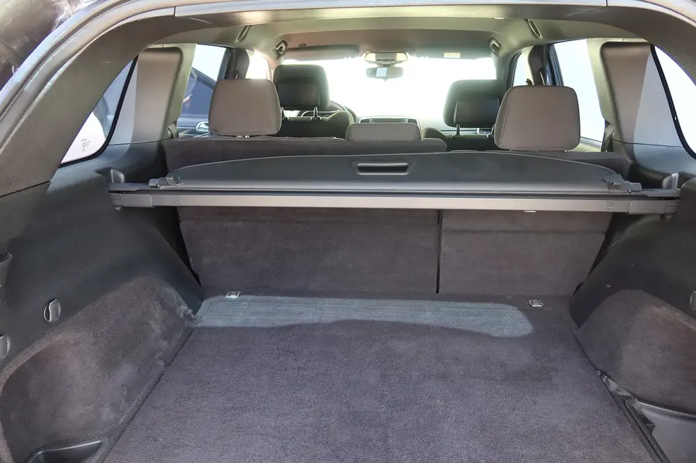 2019 Jeep Grand Cherokee Laredo - GCC Specs - Excellent Condition! - Image 18