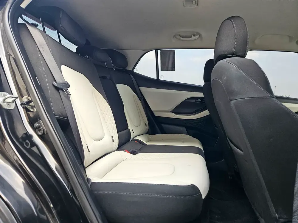 2023 Hyundai Creta GCC Premium Condition Car Low KM SUV Ideal For Family - Image 10