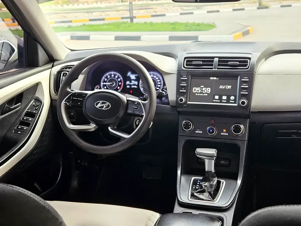 2023 Hyundai Creta GCC Premium Condition Car Low KM SUV Ideal For Family - Image 12