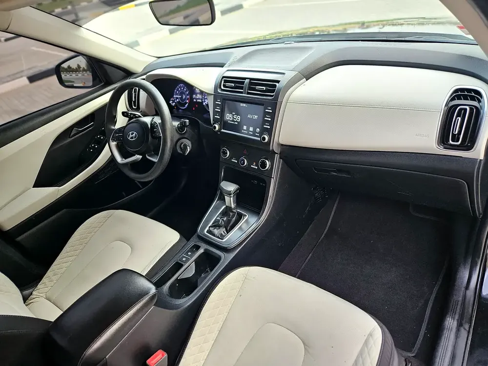 2023 Hyundai Creta GCC Premium Condition Car Low KM SUV Ideal For Family - Image 13