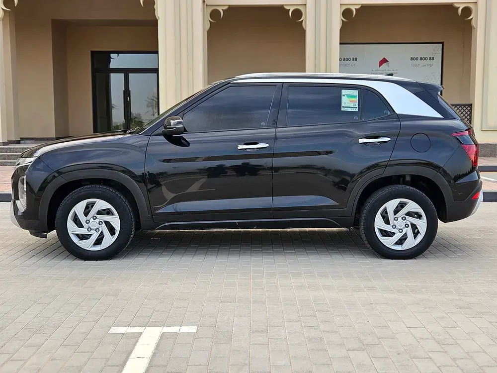 2023 Hyundai Creta GCC Premium Condition Car Low KM SUV Ideal For Family - Image 19