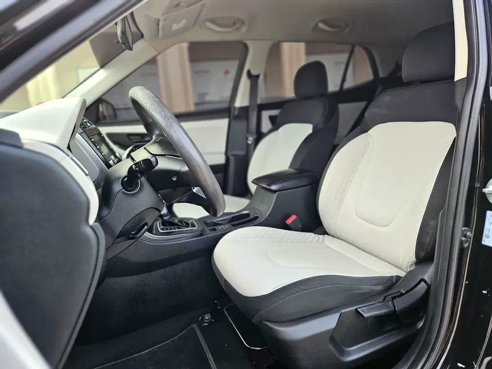 2023 Hyundai Creta GCC Premium Condition Car Low KM SUV Ideal For Family - Image 8
