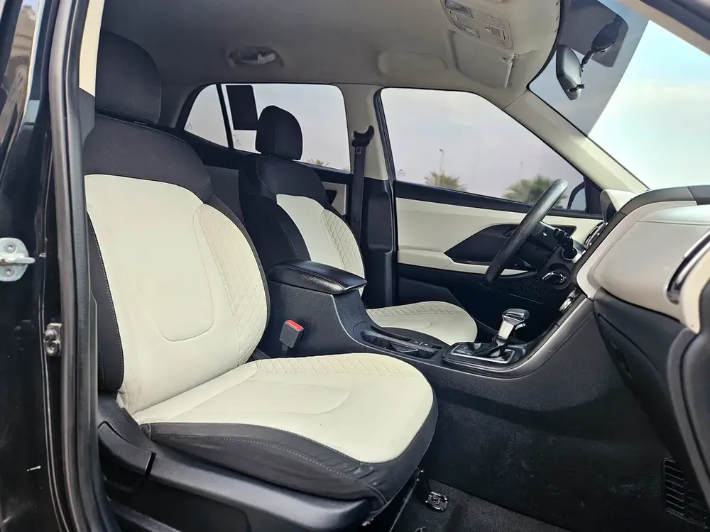 2023 Hyundai Creta GCC Premium Condition Car Low KM SUV Ideal For Family - Image 9