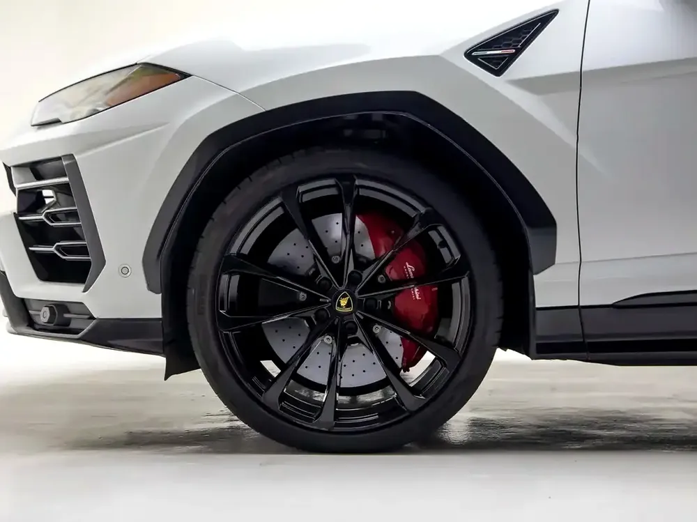 2022 | Lamborghini | Urus - Image 20