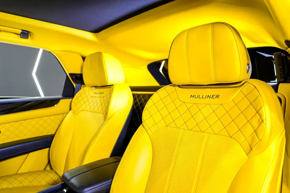 W12 Mulliner, Carbon Body Kit, Individual Rear Seats w/ Entertainment, GCC Spec!! - Image 10