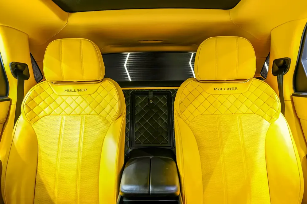 W12 Mulliner, Carbon Body Kit, Individual Rear Seats w/ Entertainment, GCC Spec!! - Image 11