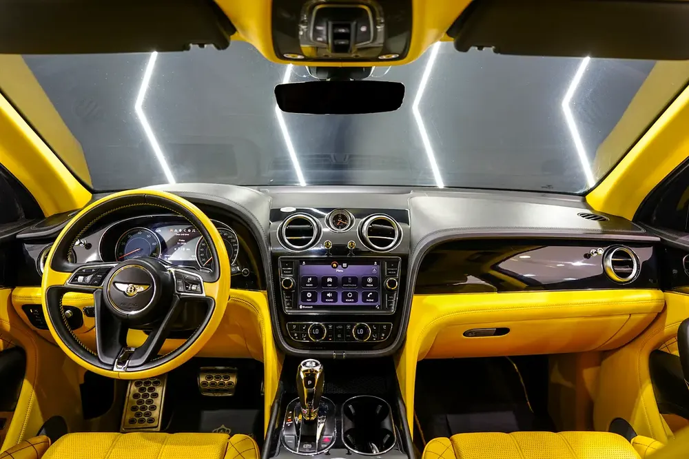 W12 Mulliner, Carbon Body Kit, Individual Rear Seats w/ Entertainment, GCC Spec!! - Image 6