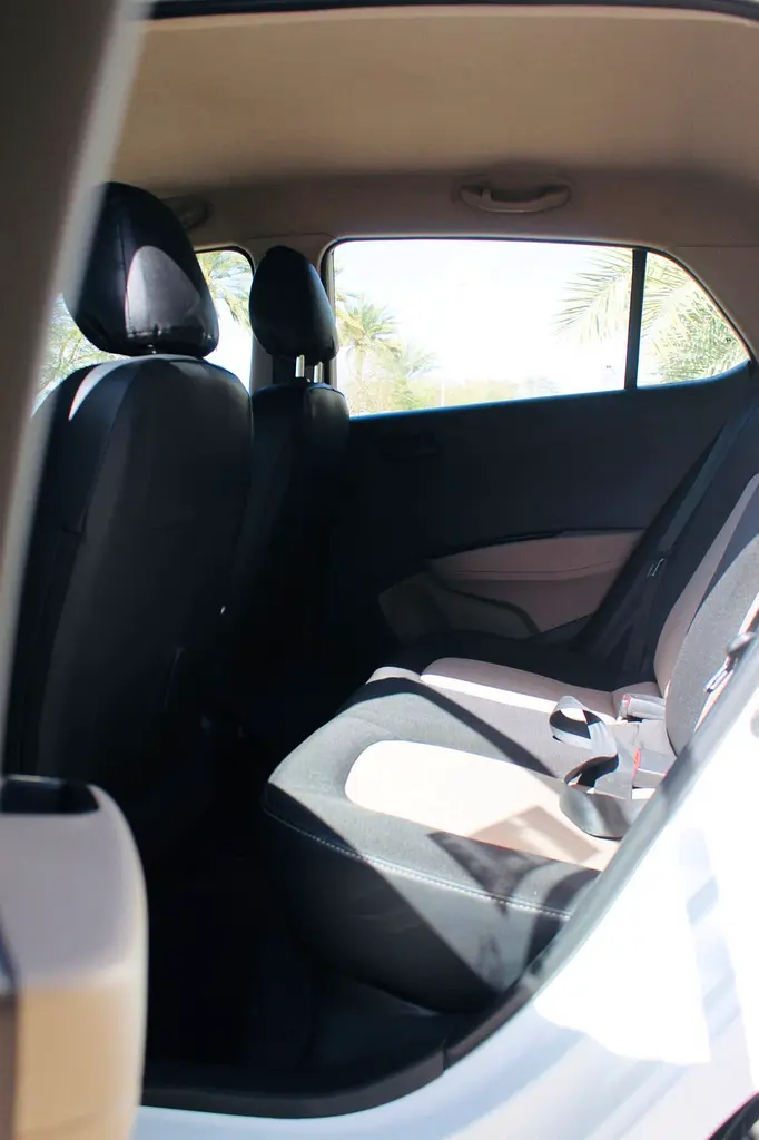 INSTALLMENT BUDGET CAR! GCC HYUNDAI i10 Grand 2019 MODEL AVAILABLE ON BANK FINANCE AND CASH BOTH - Image 12