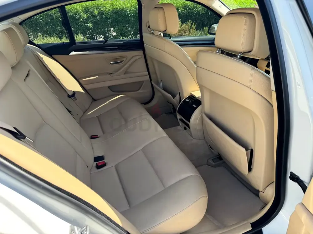 2013 BMW 520i - GCC - IMMACULATE CONDITION - Image 18