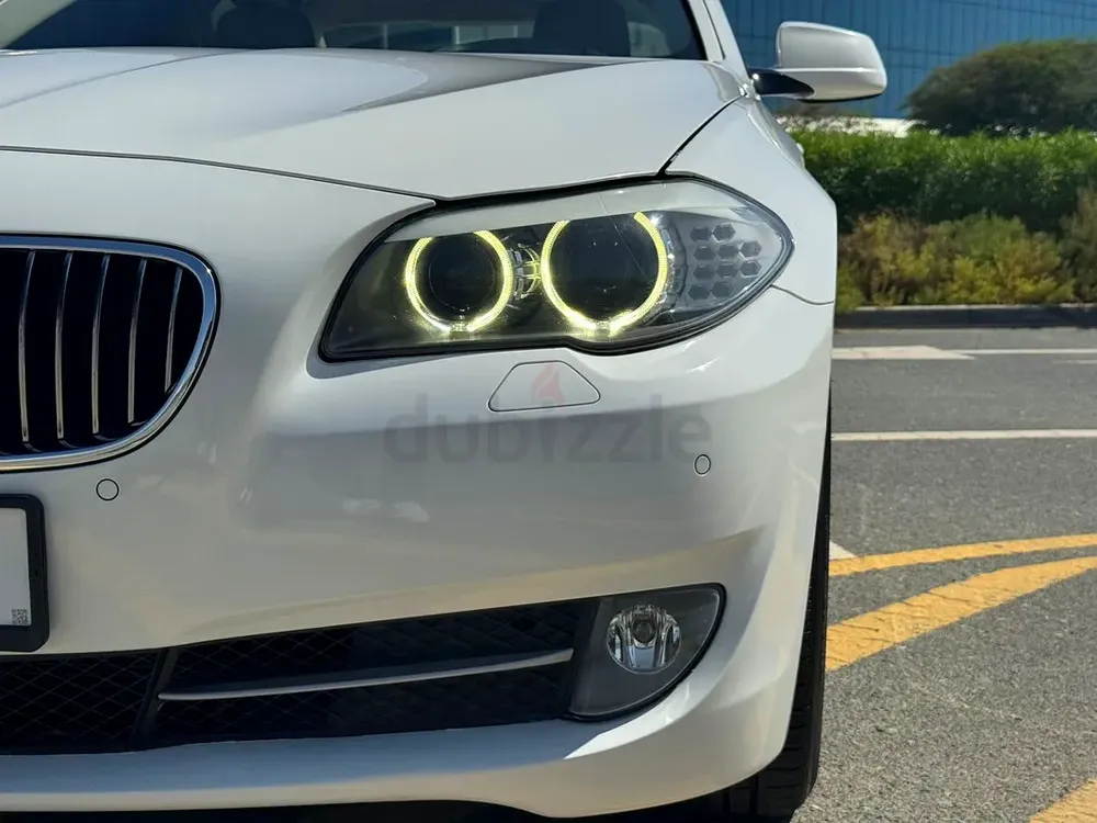 2013 BMW 520i - GCC - IMMACULATE CONDITION - Image 4