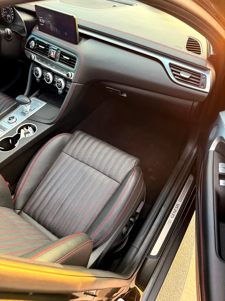 *GENESIS G70 AWD 2023 Premium Full Option - Image 13