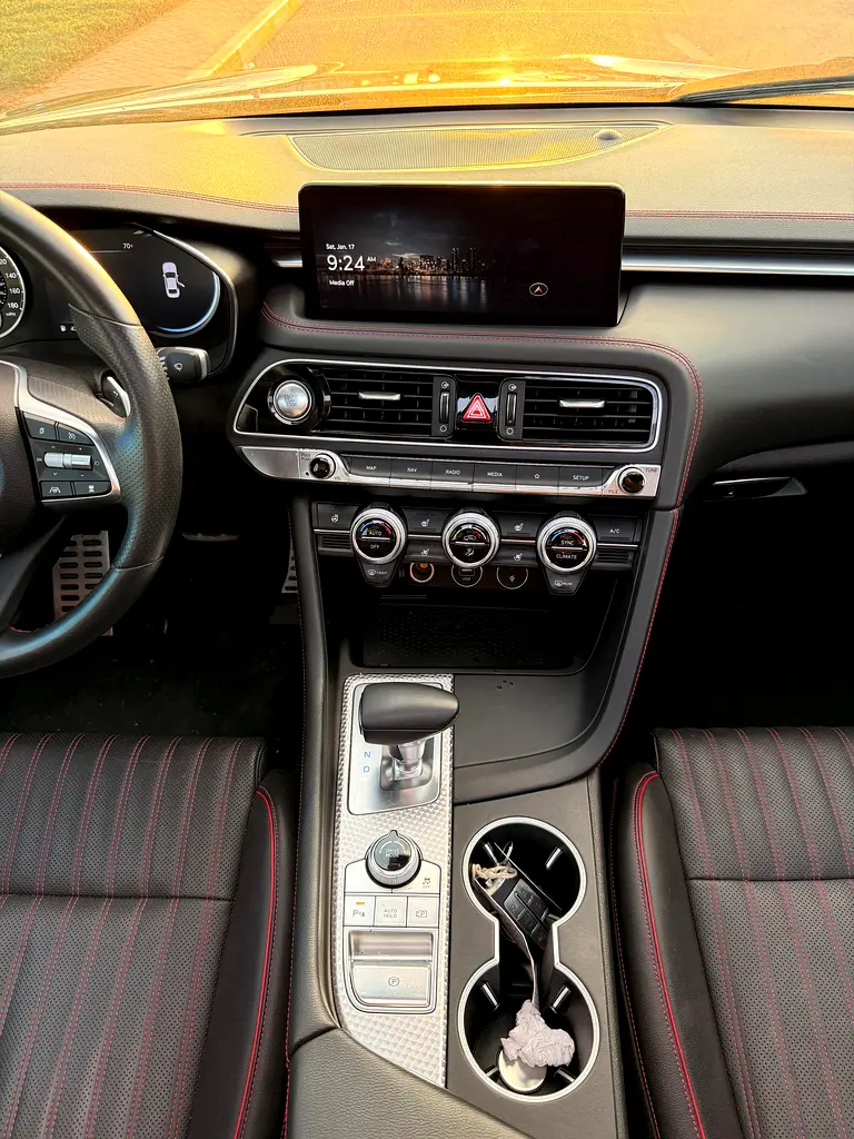 *GENESIS G70 AWD 2023 Premium Full Option - Image 17