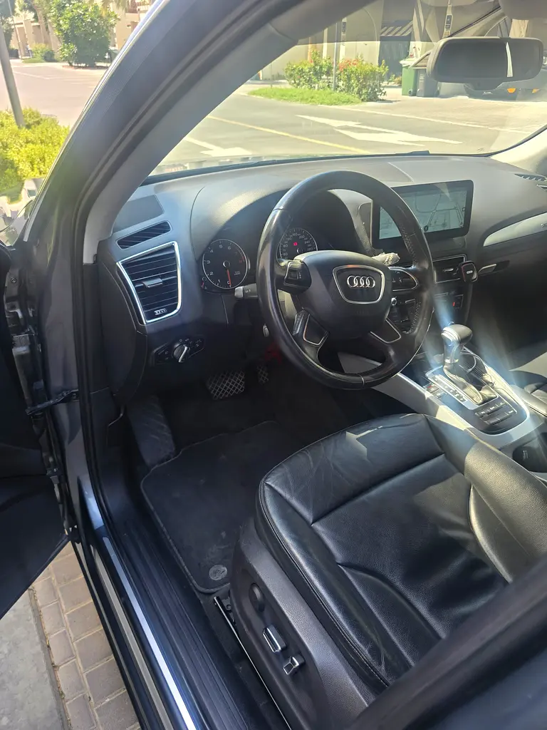 Audi Q5 2.0 T , Low kilometres | GCC  Directly from Owner - Image 10