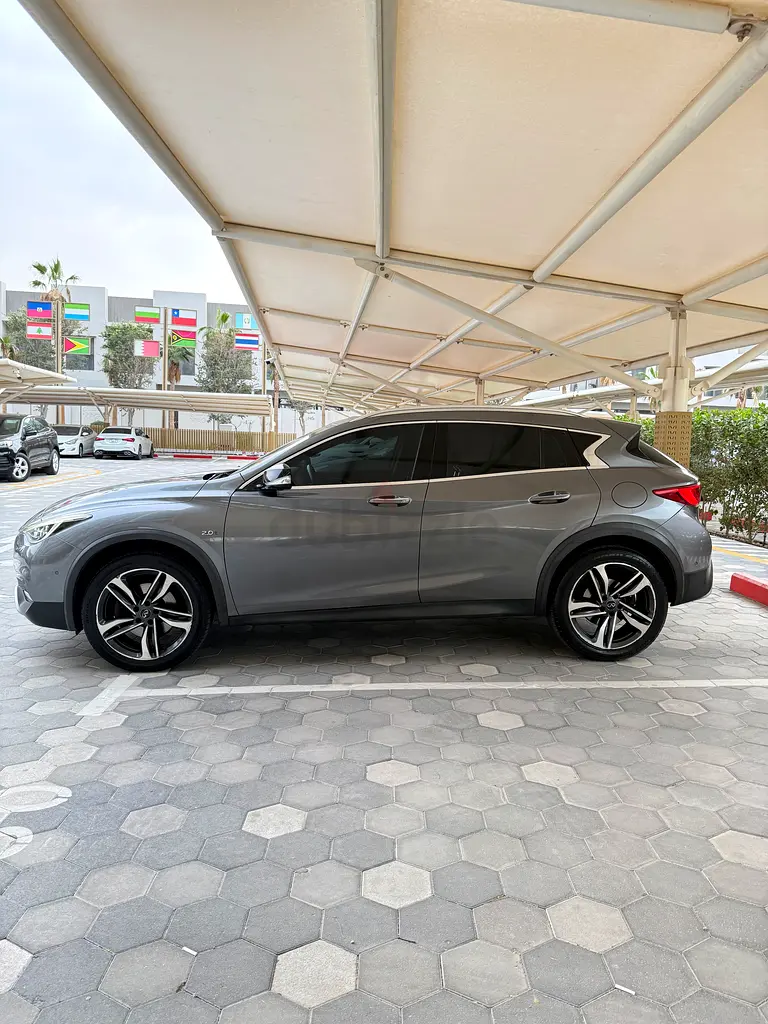 INFINITI QX30 LUXURY | GCC SPECS | 2ND OWNER - Image 10