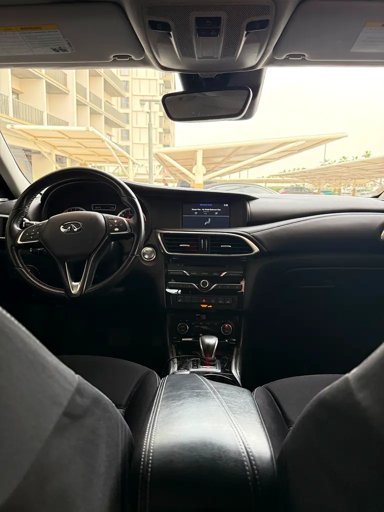 INFINITI QX30 LUXURY | GCC SPECS | 2ND OWNER - Image 12