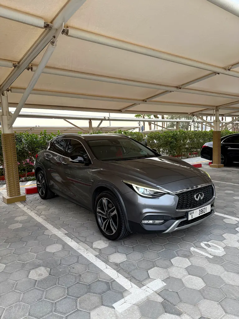 INFINITI QX30 LUXURY | GCC SPECS | 2ND OWNER - Image 5