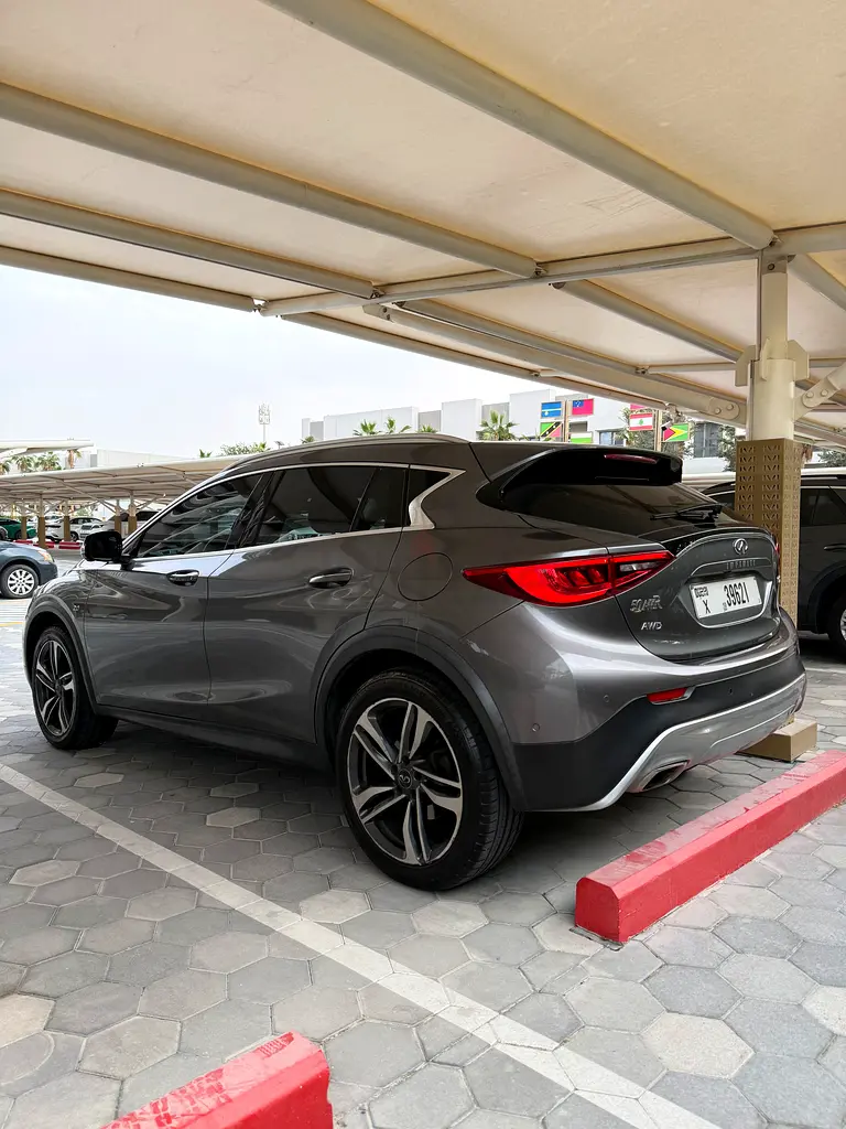 INFINITI QX30 LUXURY | GCC SPECS | 2ND OWNER - Image 8