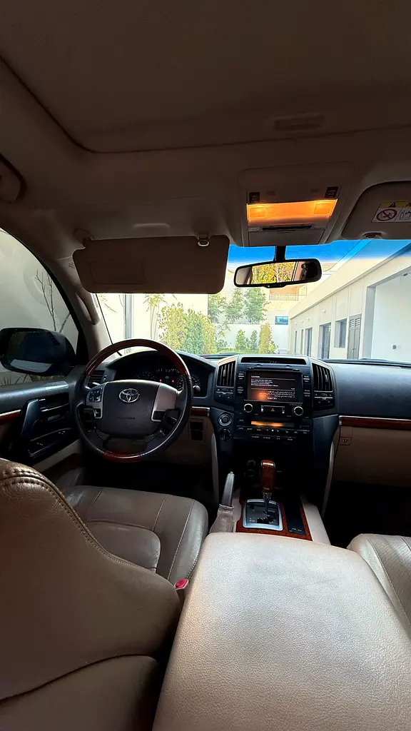 Toyota Land Cruiser 2013 GXR GCC Specs - Well Maintained - Image 6