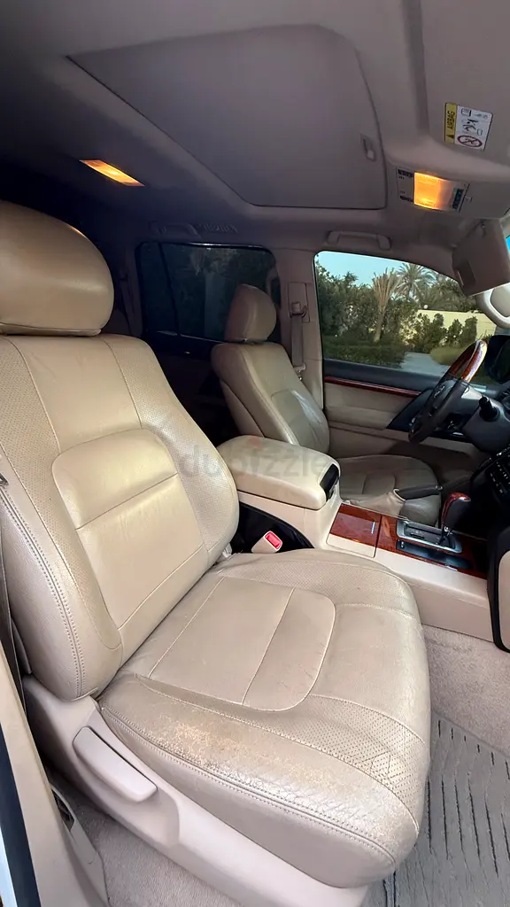 Toyota Land Cruiser 2013 GXR GCC Specs - Well Maintained - Image 9