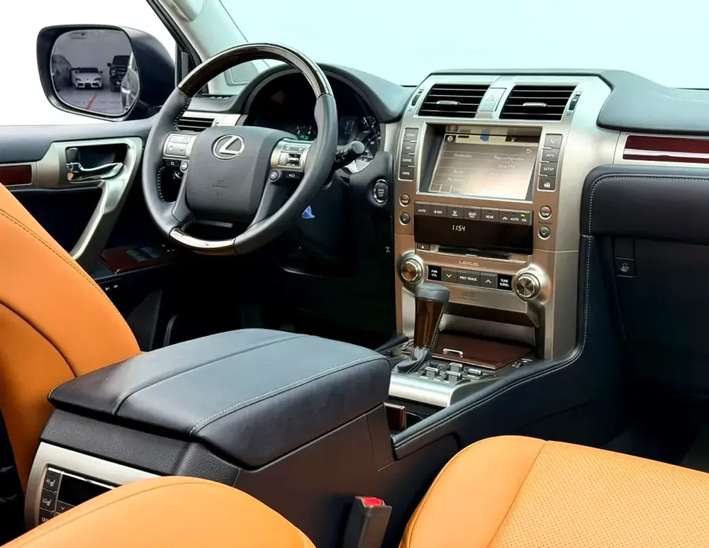 2019 Lexus GX460 Platinum, Warranty, Very Low Km, Mark Levinson Sound System, Fully Loaded, GCC - Image 11