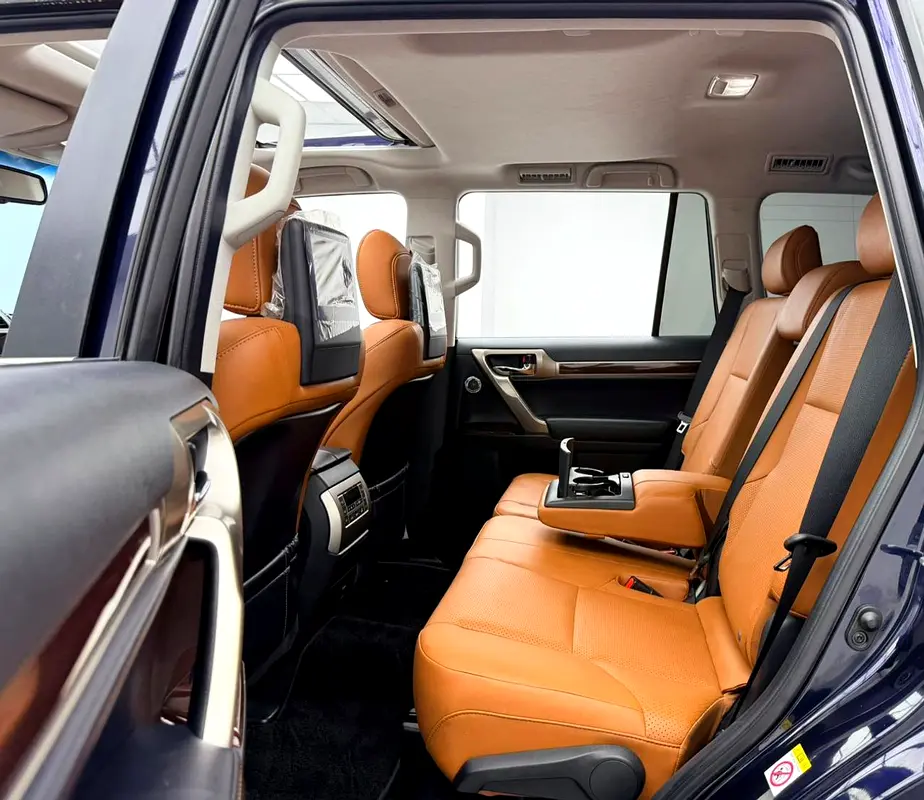 2019 Lexus GX460 Platinum, Warranty, Very Low Km, Mark Levinson Sound System, Fully Loaded, GCC - Image 18