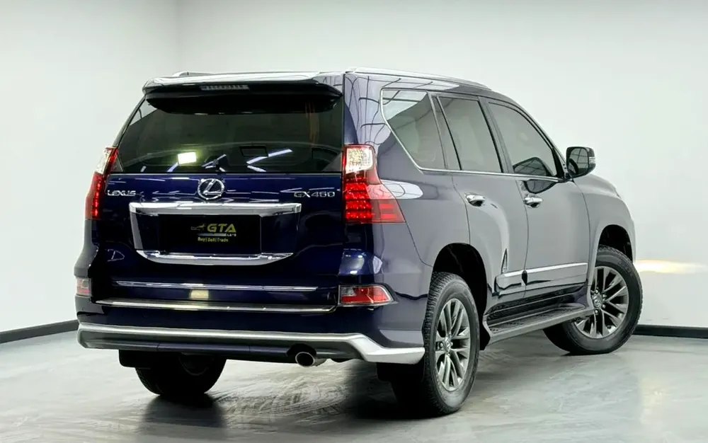 2019 Lexus GX460 Platinum, Warranty, Very Low Km, Mark Levinson Sound System, Fully Loaded, GCC - Image 4