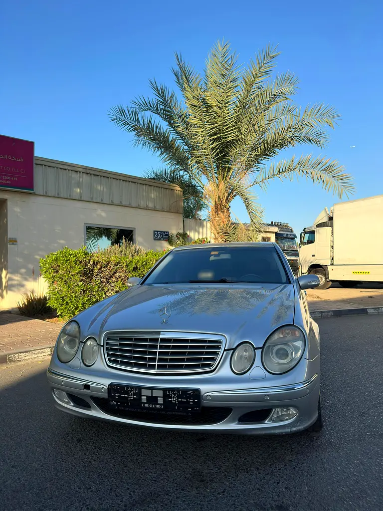 Mercedes-Benz E-Class E 320 Elegance 2003 GCC Specs - Image 4