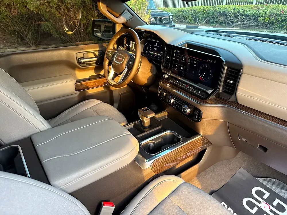 GMC Sierra Elevation 2024 GCC Specs - Image 12