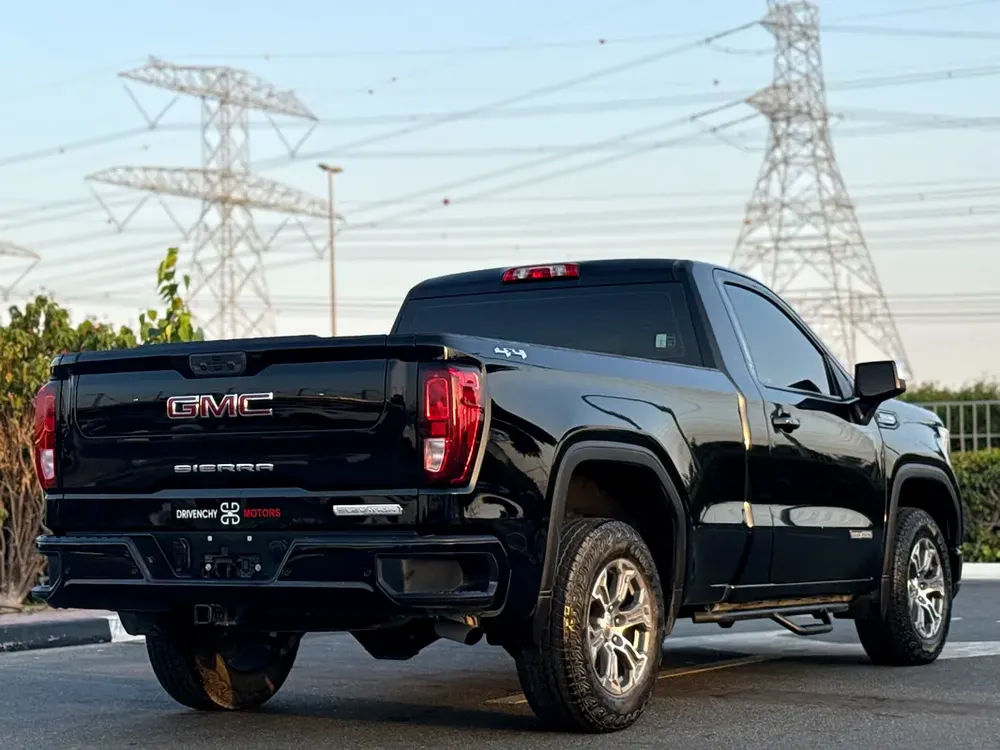 GMC Sierra Elevation 2024 GCC Specs - Image 4