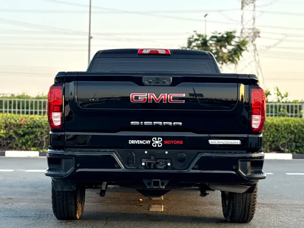 GMC Sierra Elevation 2024 GCC Specs - Image 5
