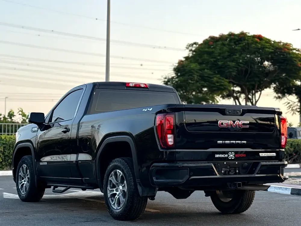 GMC Sierra Elevation 2024 GCC Specs - Image 6