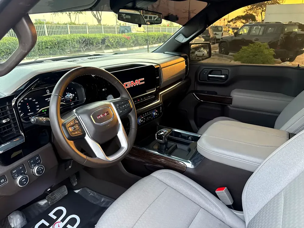 GMC Sierra Elevation 2024 GCC Specs - Image 8
