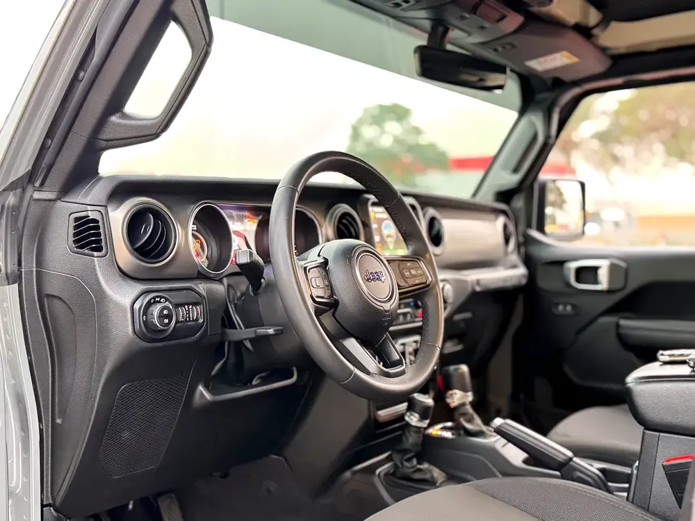 JEEP WRANGLER RUBICON / GCC SPECS / 38,000 Km / 3 YEARS WARRANTY - Image 12